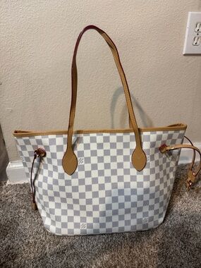 Women’s Lv Bag